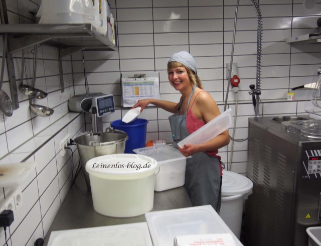 Lara Oppenberg im Eislabor