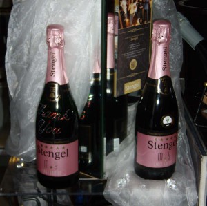 Sekt im Geschenk-Design