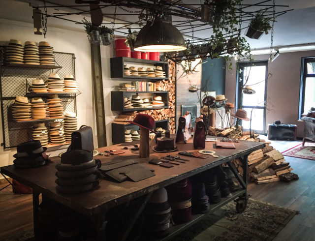 Hut-Styler Geschäft im Nikolaiviertel Berlin