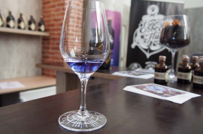 Illusionist pur - blaue Farbe