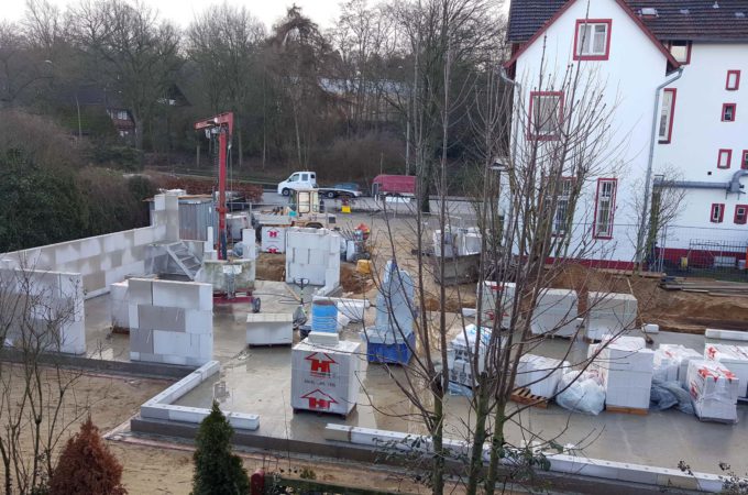 Baubeginn hinter dem Donnerwetter