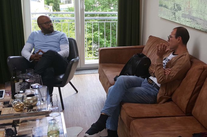 Kevin von Holst und Trendscout Nico im Gespräch