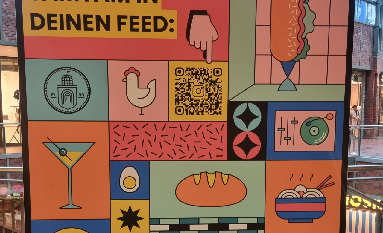 BigTamTam-Schild Le big Tam Tam: Warten auf die Eröffnung